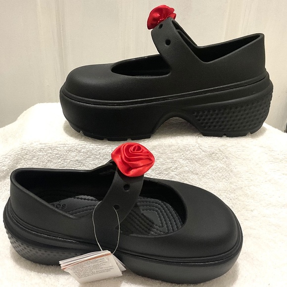 Black Red Rosette Maryjane Crocs Stomp Clog Rubber Slip On Casual Comfort size 8 - Picture 2 of 13